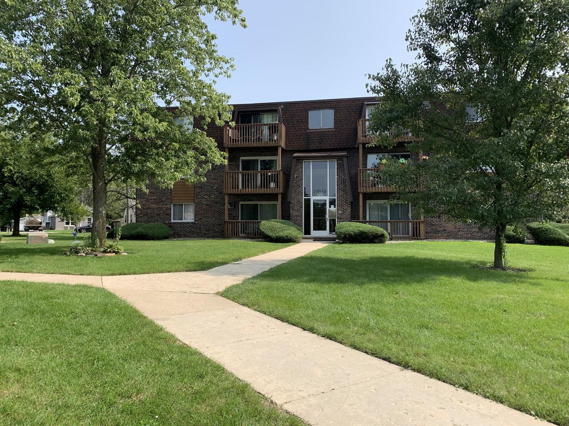 19330 Wolf Rd. #8, Mokena, IL 60448
