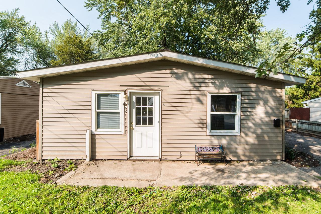 335 Dodge Ave., Dekalb, IL 60115