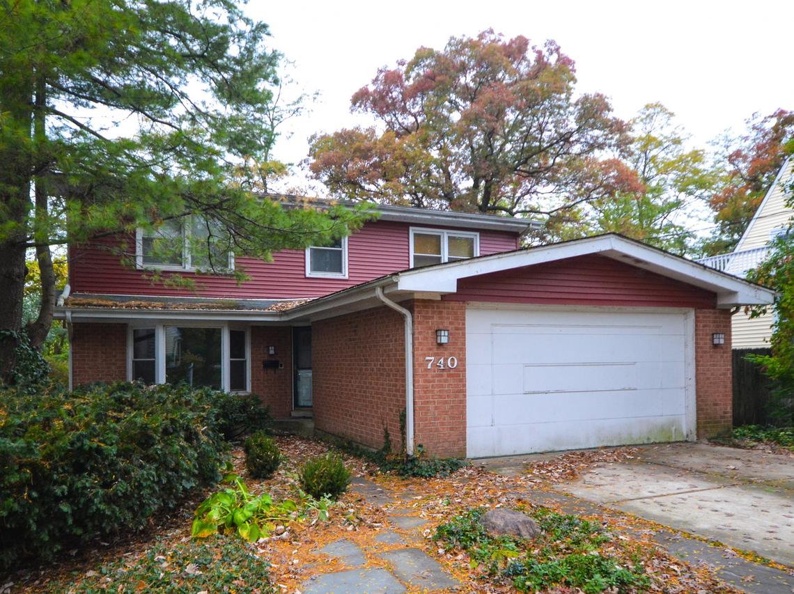 740 Foxdale Ave., Winnetka, IL 60093