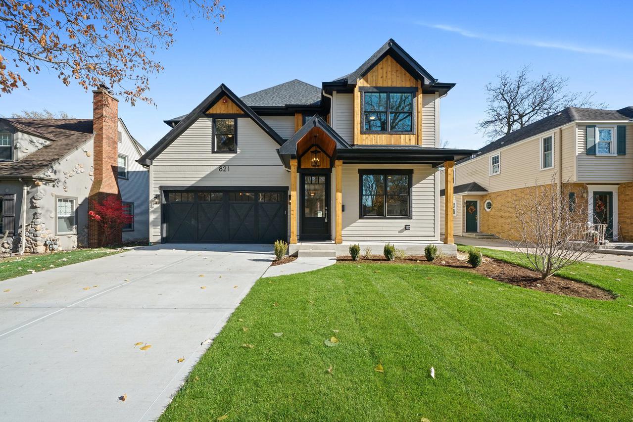 821 N Waiola Ave., La Grange Park, IL 60526