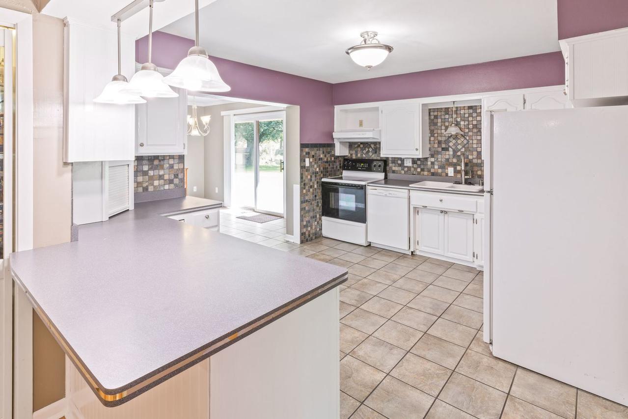 8019 Amber Dr., Machesney Park, IL 61115