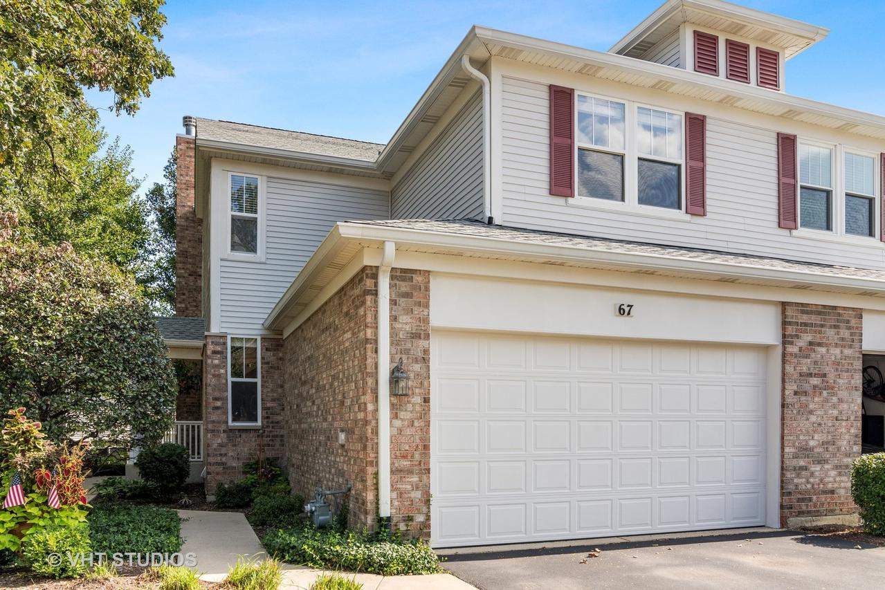 67 Tanglewood Dr., Glen Ellyn, IL 60137