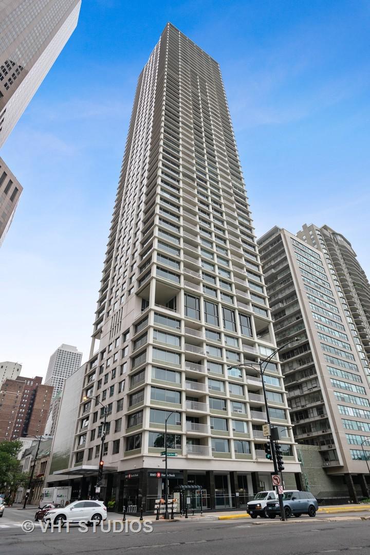 1000 N Lake Shore Plz. #19B, Chicago, IL 60611