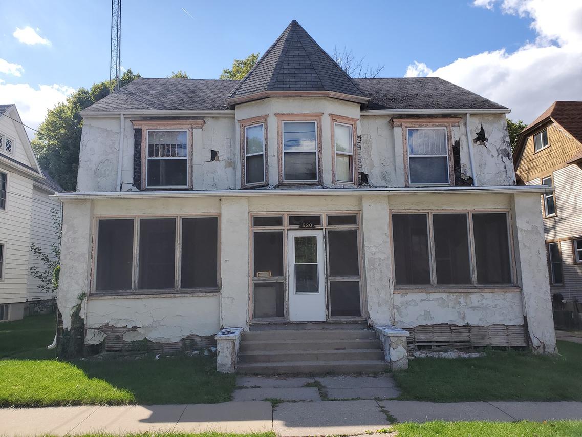 520 S Carroll Ave., Freeport, IL 61032
