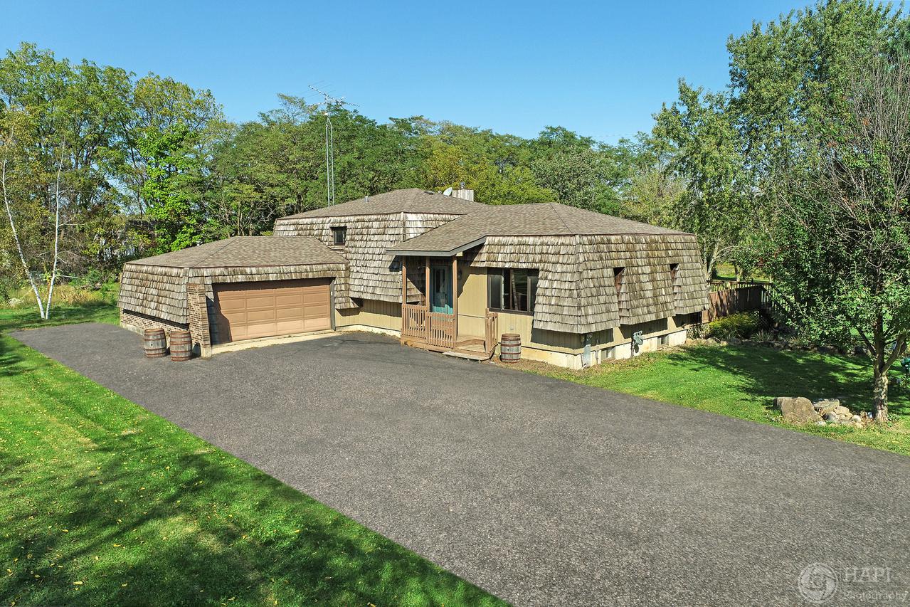13014 Pleasant Valley Rd., Woodstock, IL 60098