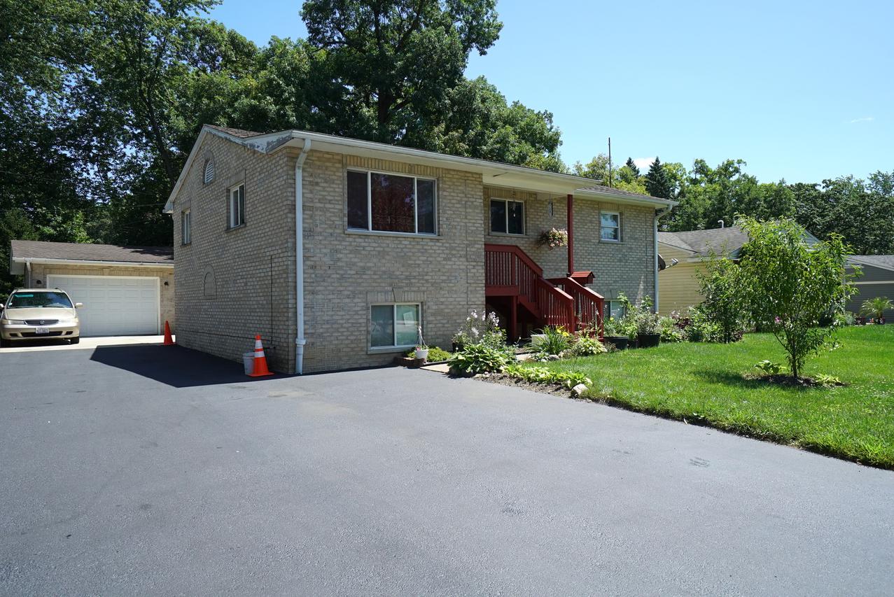 7 Cardinal Ln., Carpentersville, IL 60110