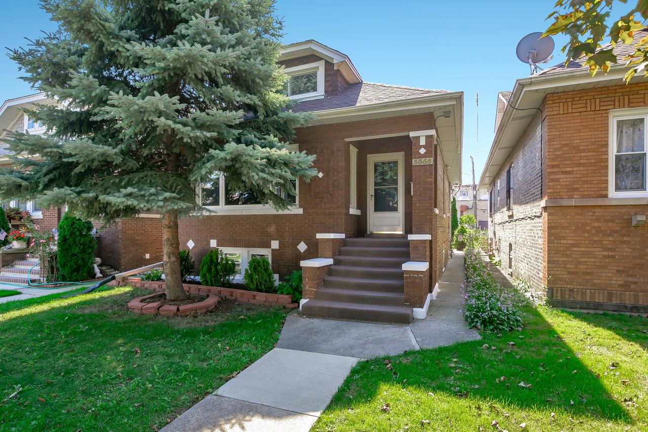 5355 W Melrose St., Chicago, IL 60641