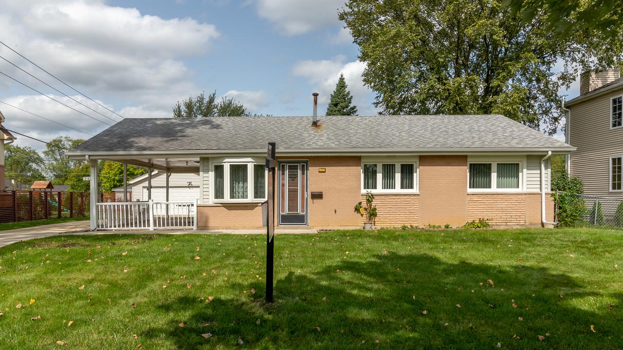 220 W Thacker St., Hoffman Estates, IL 60169