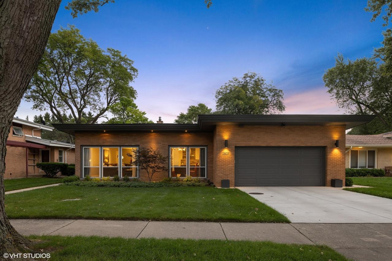 2807 Birchwood Ave., Wilmette, IL 60091