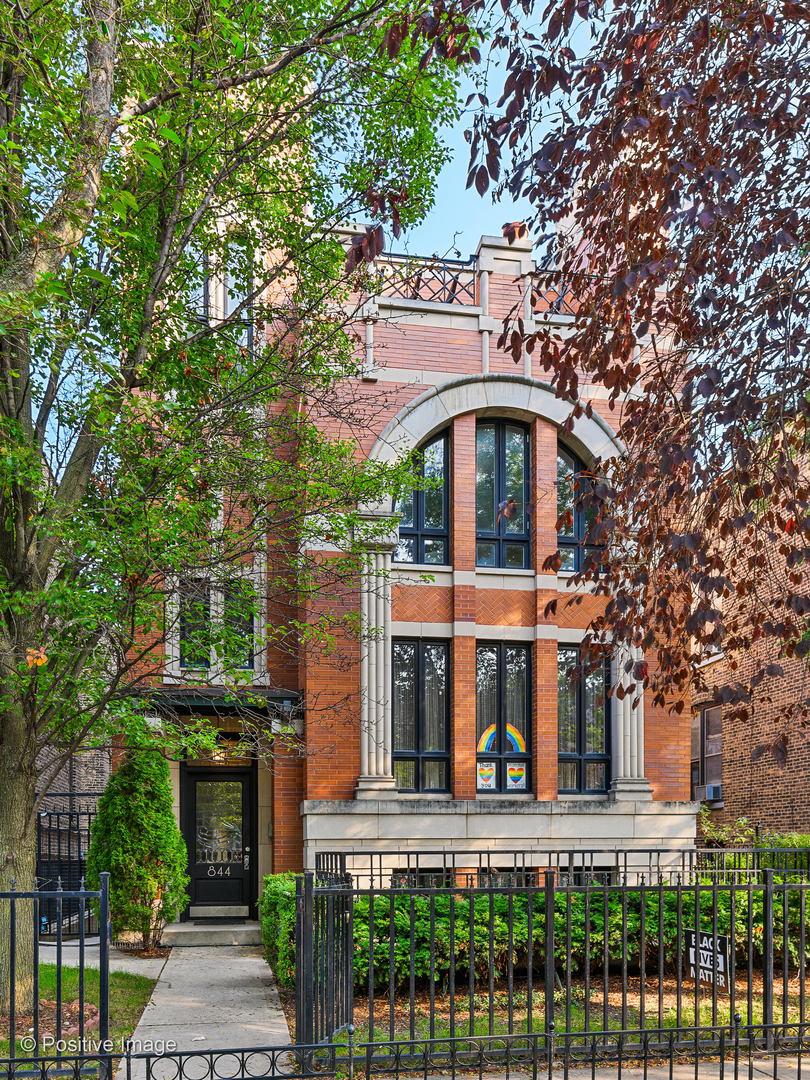 844 W Oakdale Ave. #2, Chicago, IL 60657