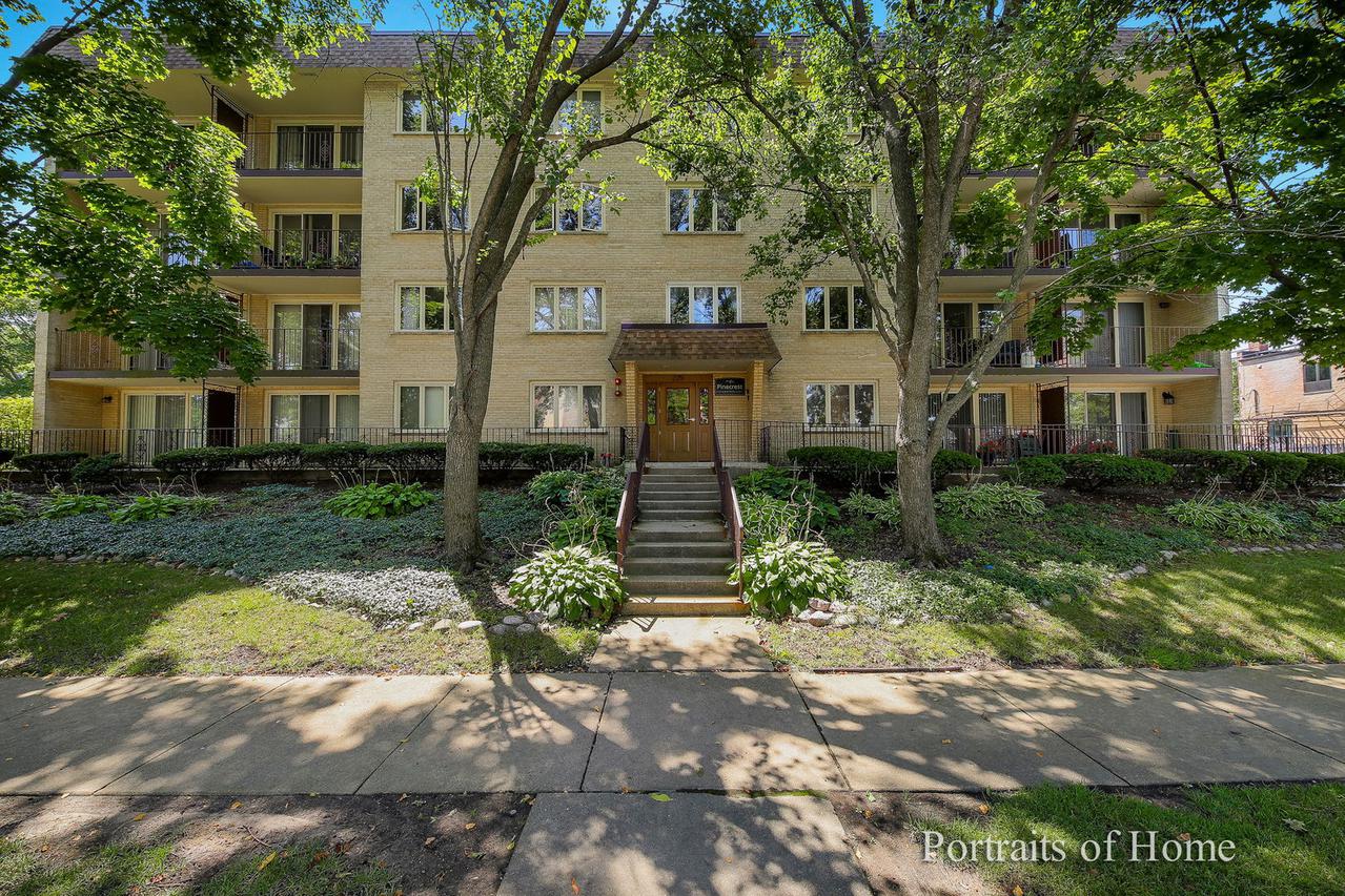 225 E Wing St. #401, Arlington Heights, IL 60004