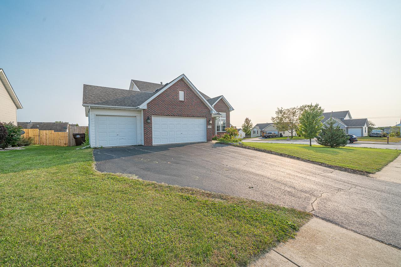 3009 Stralow Ln., Machesney Park, IL 61115
