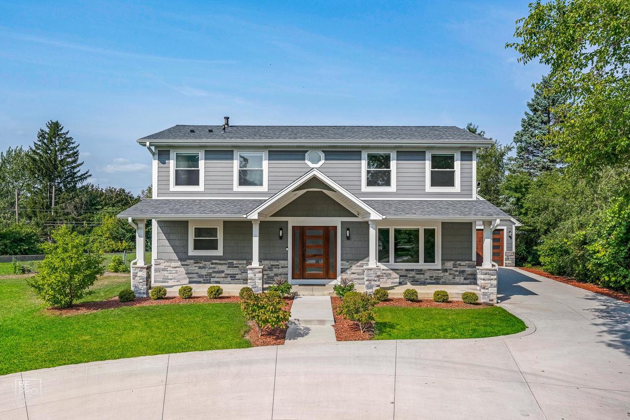 306 Roger Rd., Darien, IL 60561