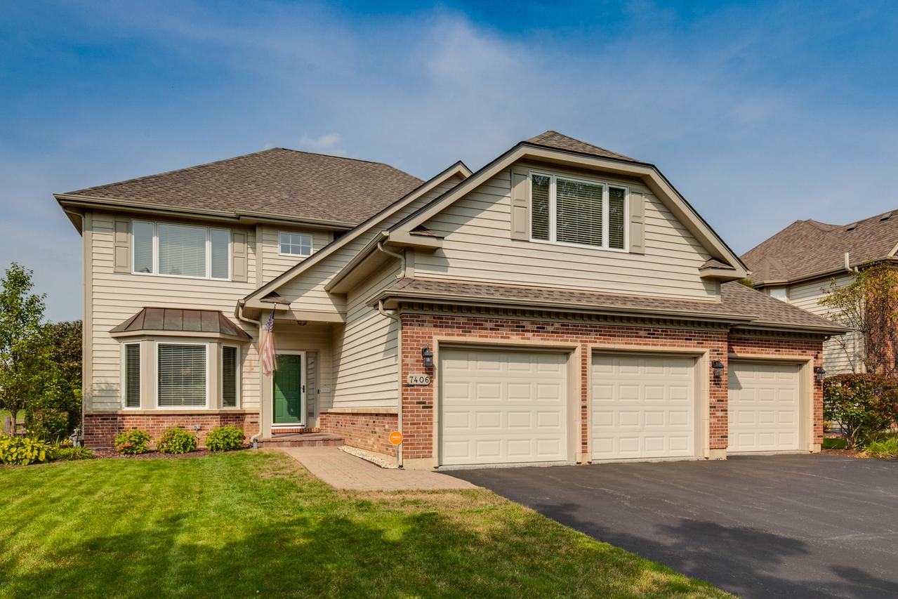 7406 Bittersweet Dr., Gurnee, IL 60031