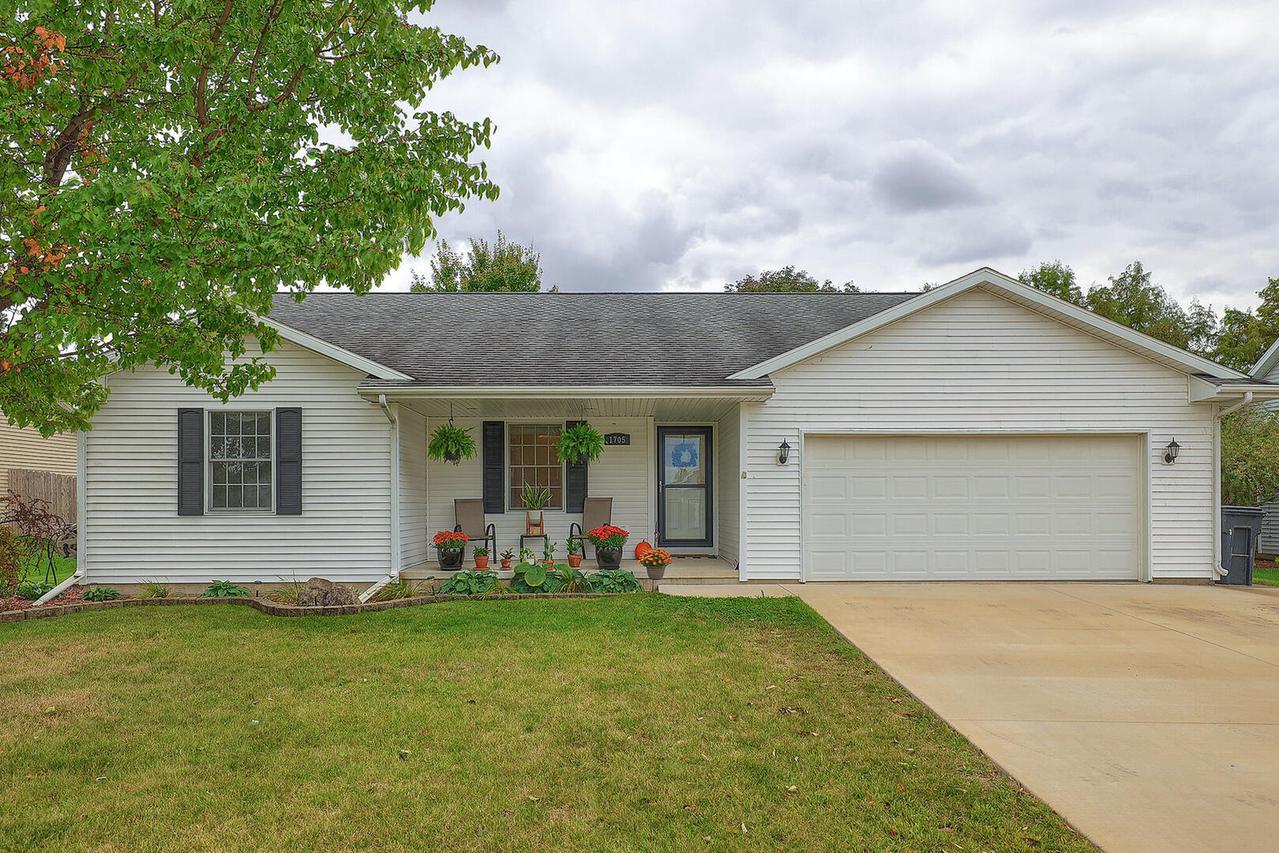 1705 E Grand Ave., St. Joseph, IL 61873