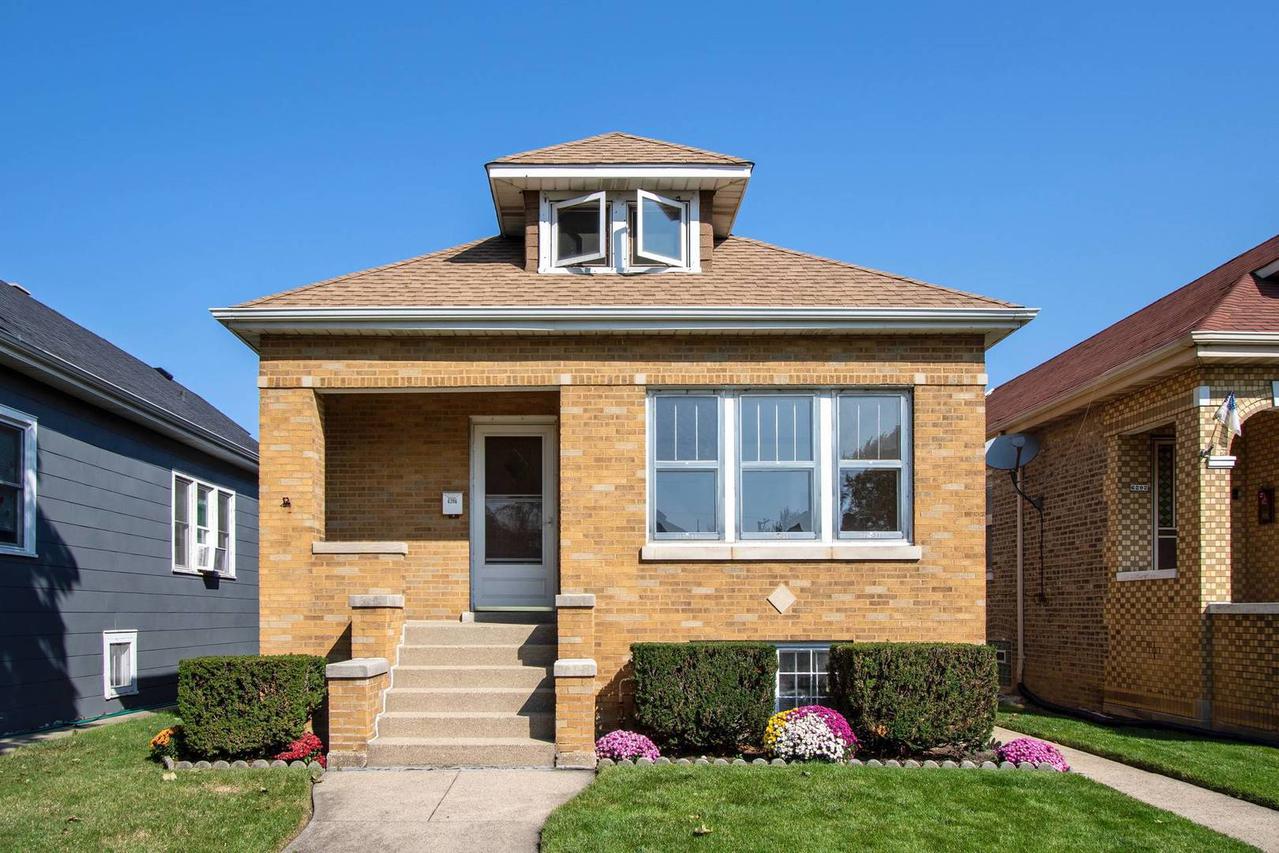 6206 W Waveland Ave., Chicago, IL 60634