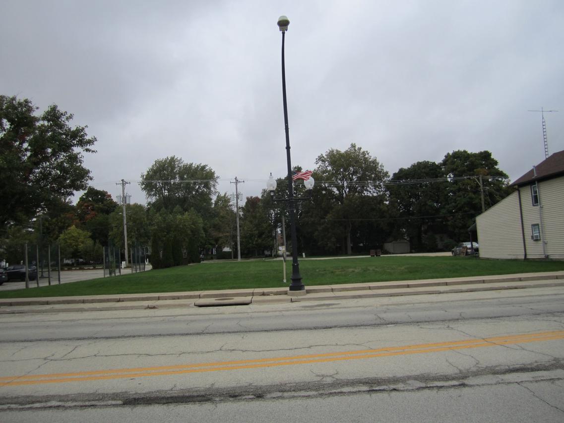 228 W Lincoln Hwy., Waterman, IL 60556