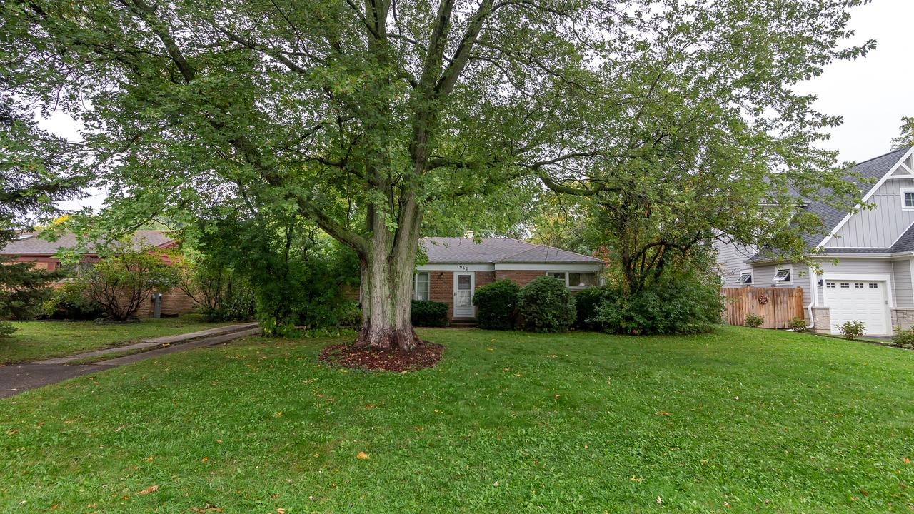 1960 Butternut Ln., Northbrook, IL 60062