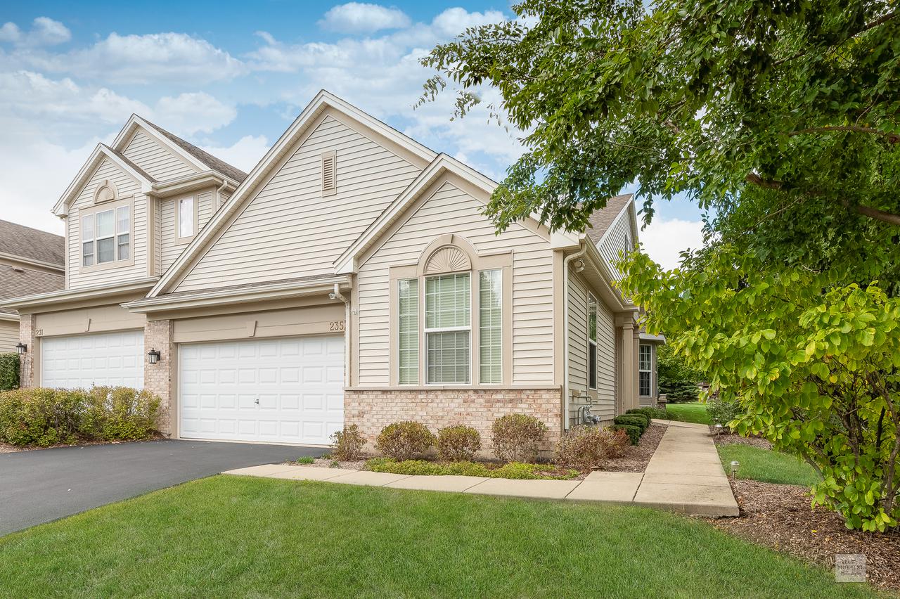 235 St Josephs Way, Yorkville, IL 60560