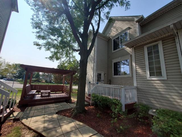 305 Fieldstone Ct., Bolingbrook, IL 60440