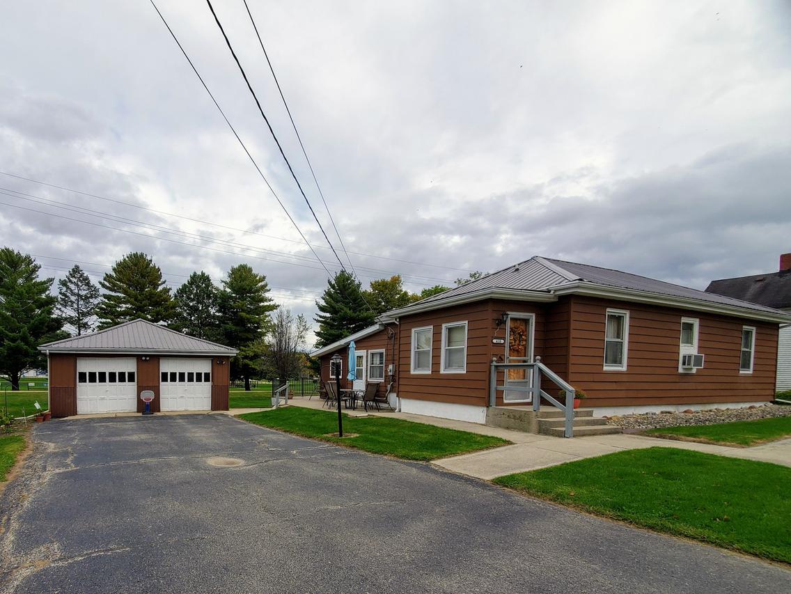 410 S Green Ave., Polo, IL 61064