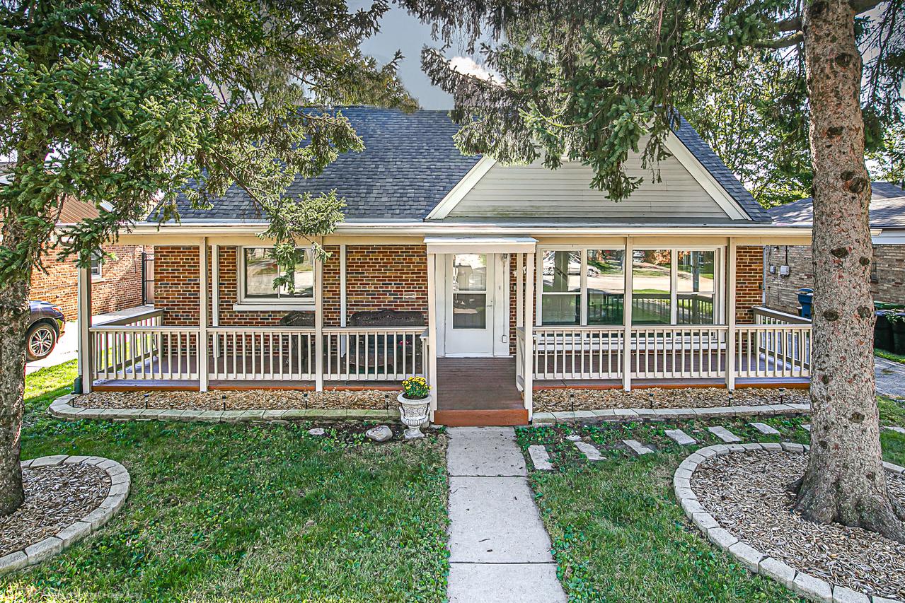 4043 Dean Dr., Oak Lawn, IL 60453