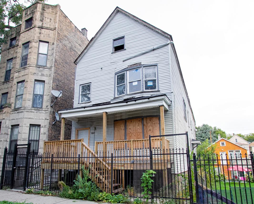 8709 S Escanaba Ave., Chicago, IL 60617