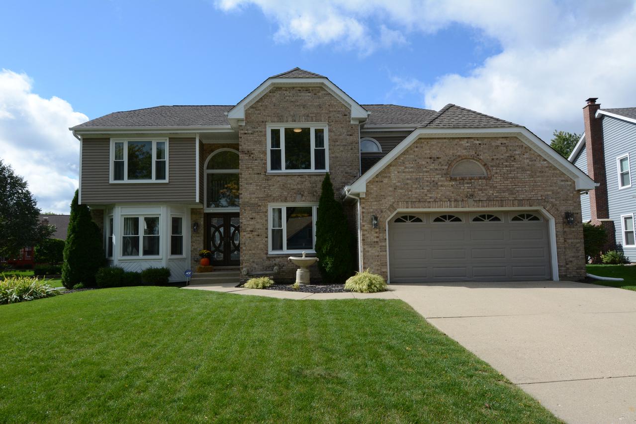 338 Ridgewood Dr., Bloomingdale, IL 60108