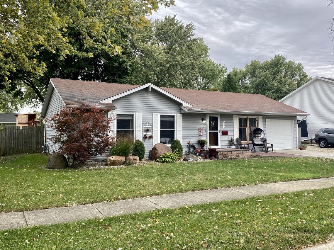 205 Meadows Rd., Bourbonnais, IL 60914