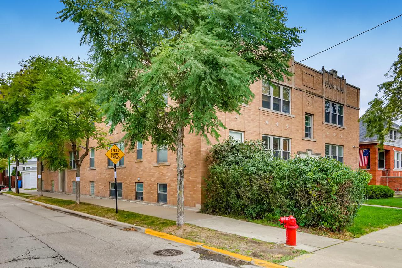 3809 N Campbell Ave. #1, Chicago, IL 60618