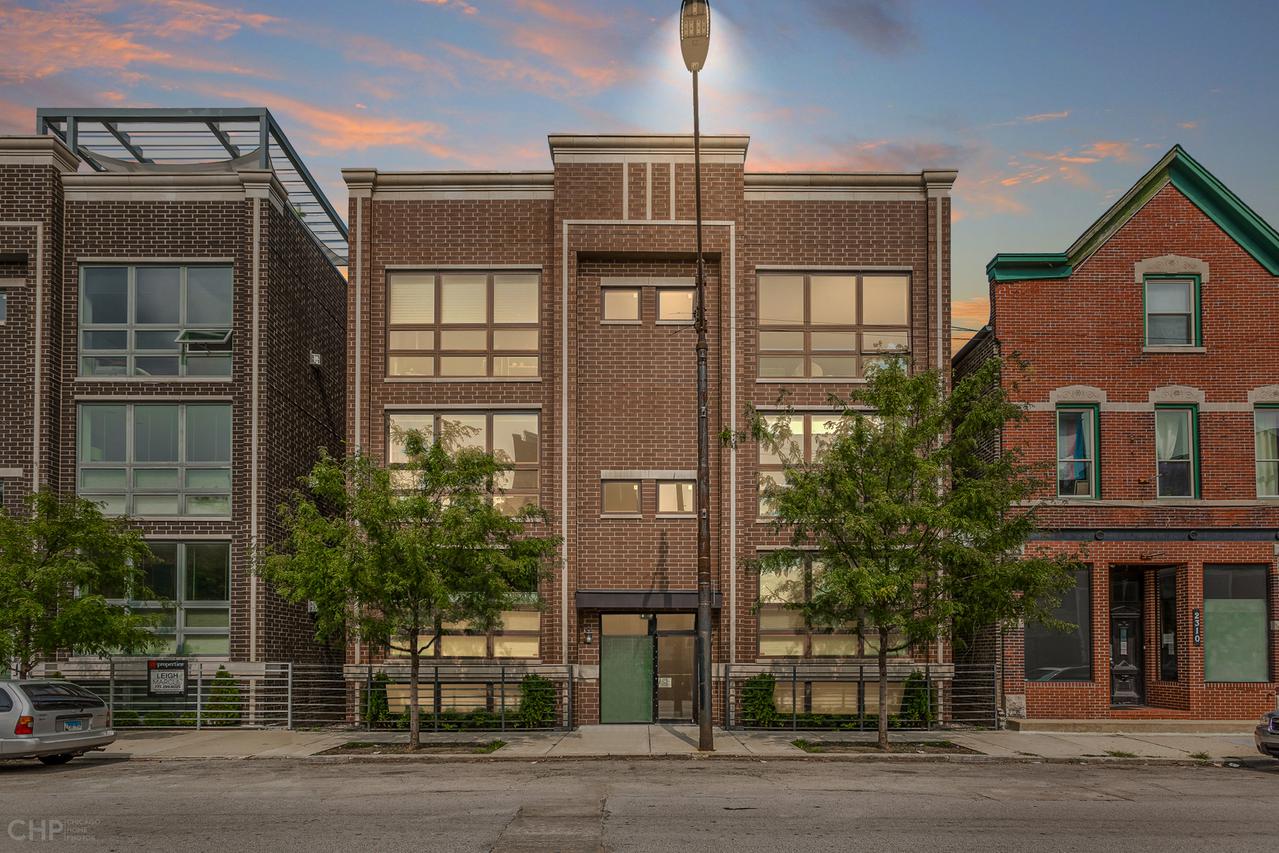 2312 W Belmont Ave. #2E, Chicago, IL 60618