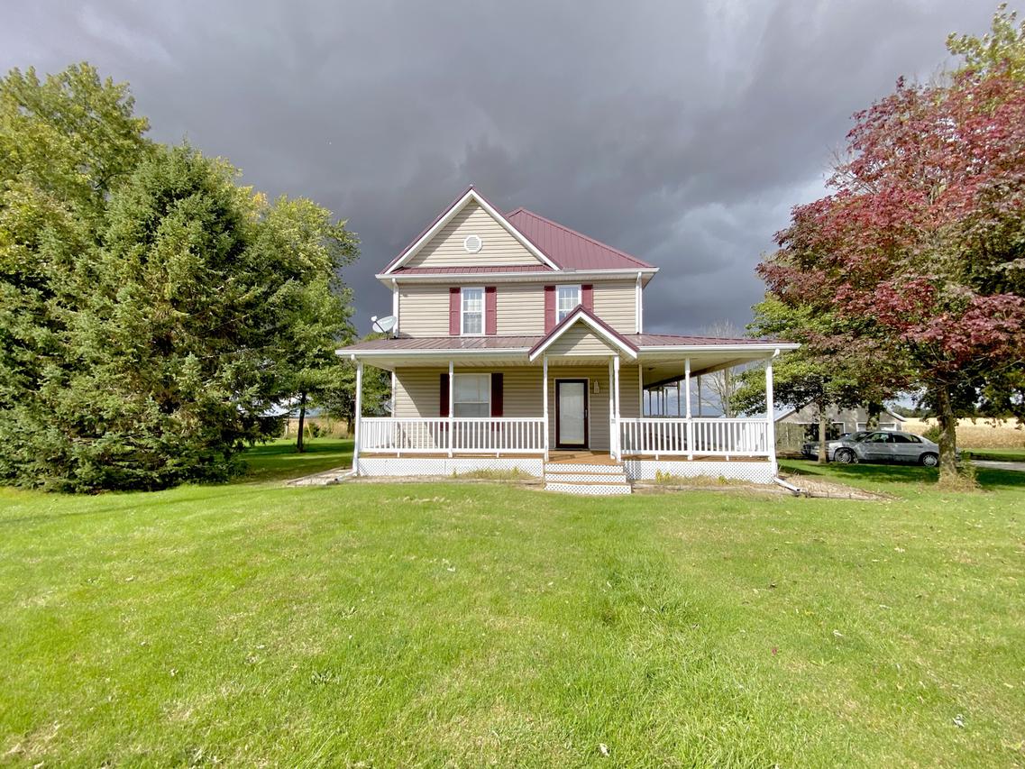 1308 E State Route 9 Rd., Paxton, IL 60957