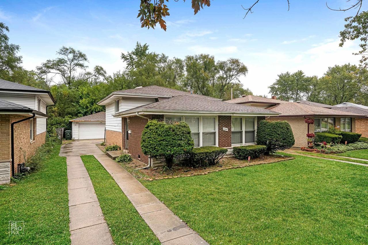 1444 E 146th St., Dolton, IL 60419