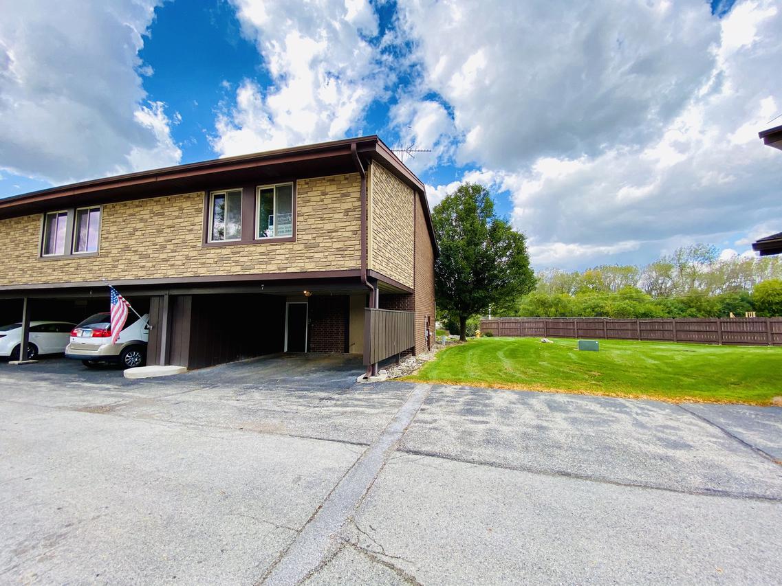 7 Cour Versaille, Palos Hills, IL 60465
