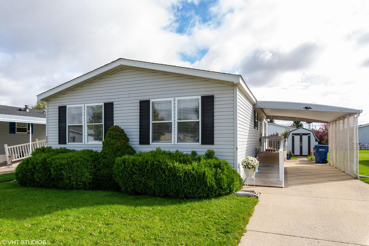 834 Pembrooke Ln., Dekalb, IL 60115