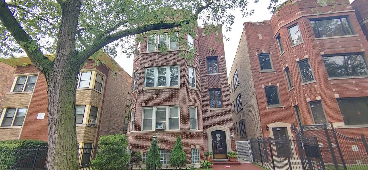 7828 S Colfax Ave., Chicago, IL 60649