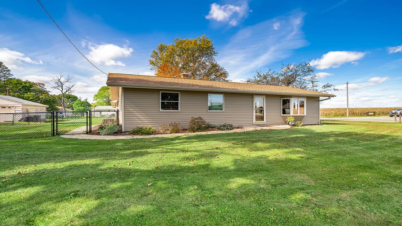 412 N Benton St., Winnebago, IL 61088