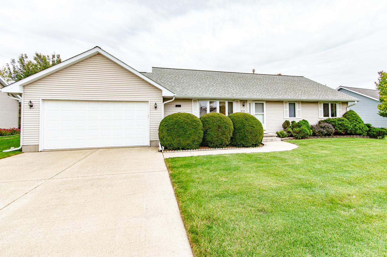 416 Dogwood Ln., Dekalb, IL 60115