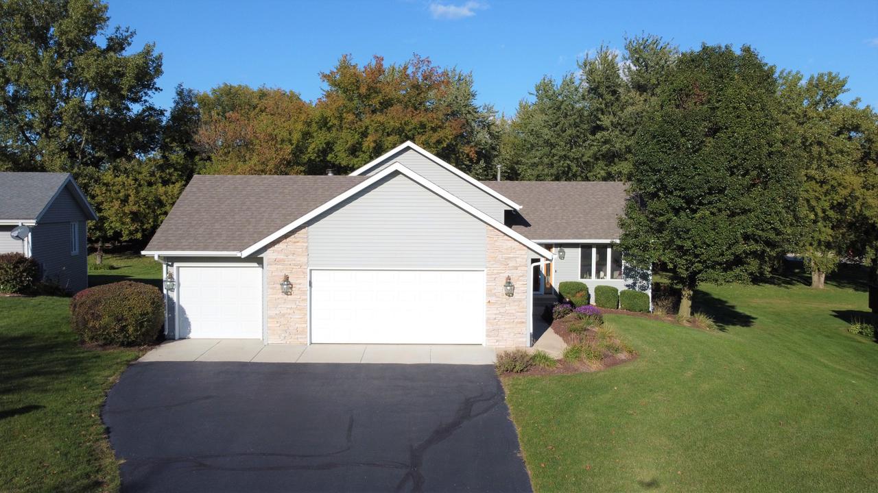 5938 Gables Dr., Loves Park, IL 61111