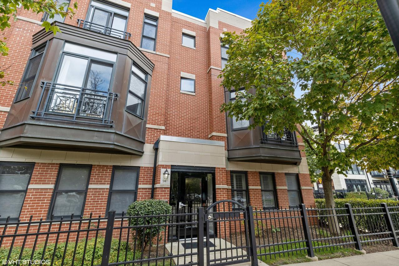 947 W 14th Pl. #2A, Chicago, IL 60608