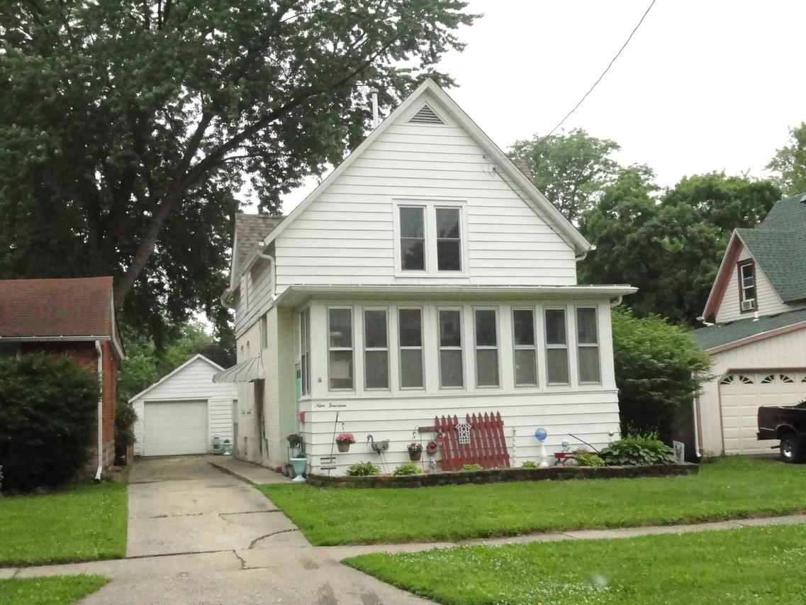 914 Prospect St., Dekalb, IL 60115