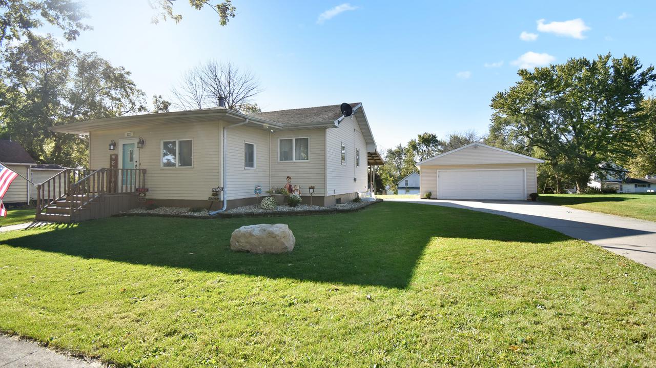 127 E Columbus St., Sibley, IL 61773