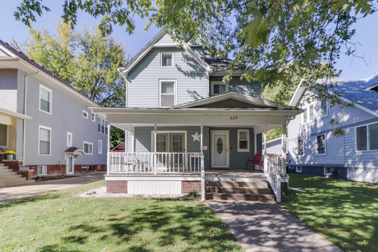 609 N Jackson St., Clinton, IL 61727