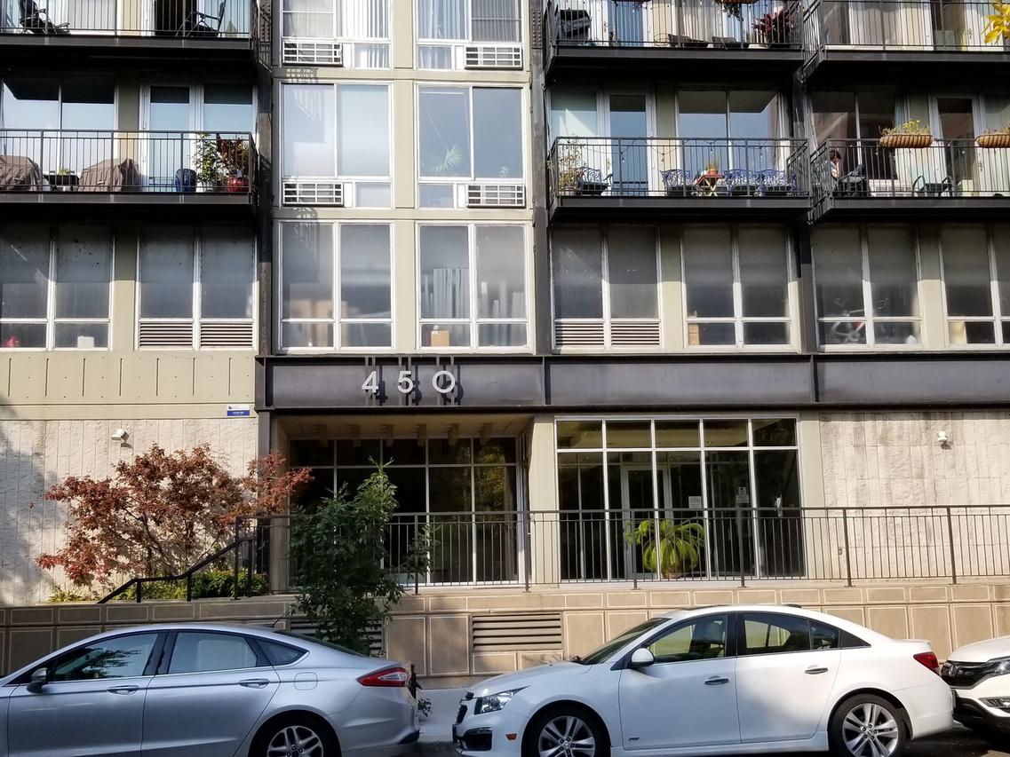450 W Briar Pl. #5C, Chicago, IL 60657