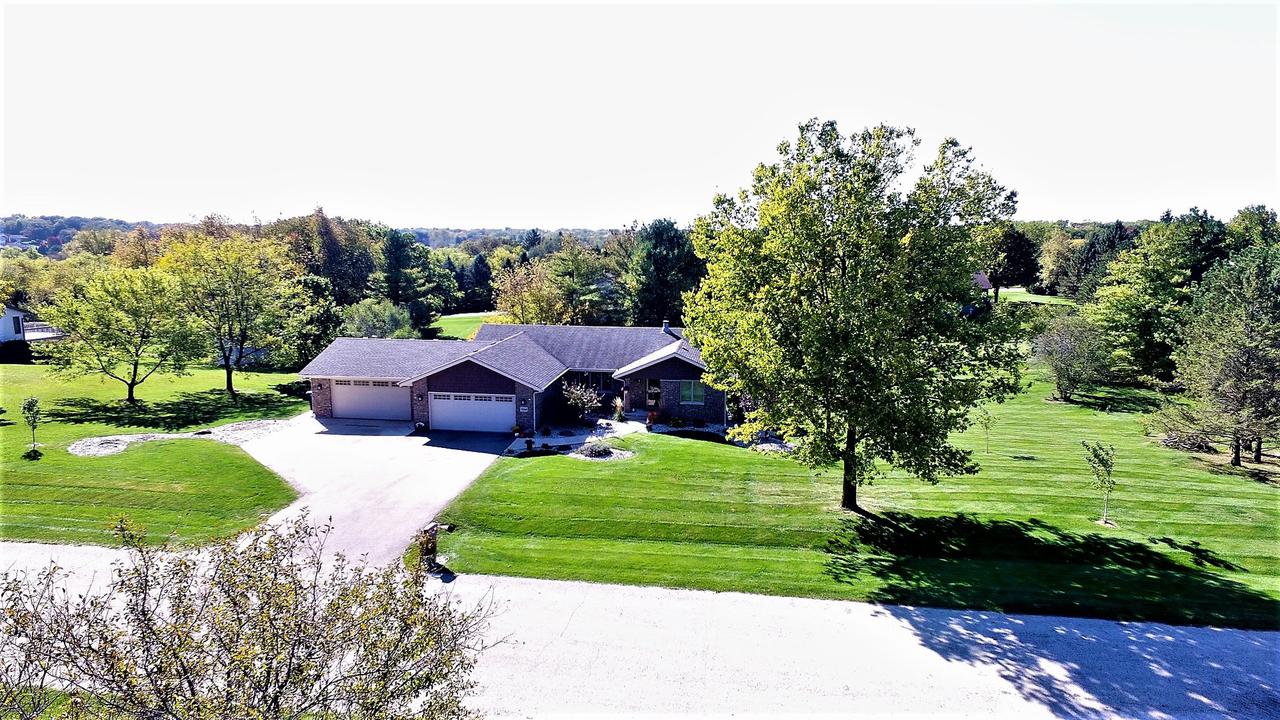 7958 Cricklewood Dr., Roscoe, IL 61073