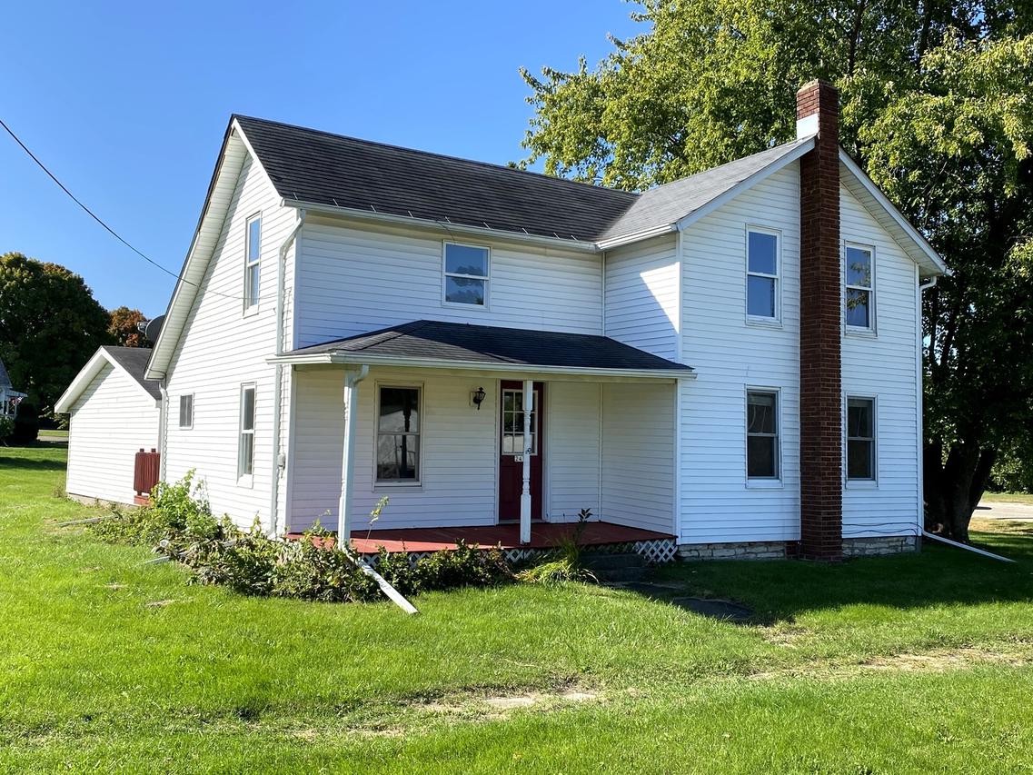 241 W Railroad St., Sheffield, IL 61361