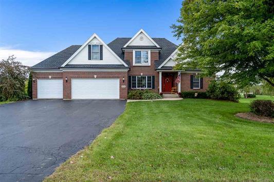 8737 Grandview Dr., Roscoe, IL 61073