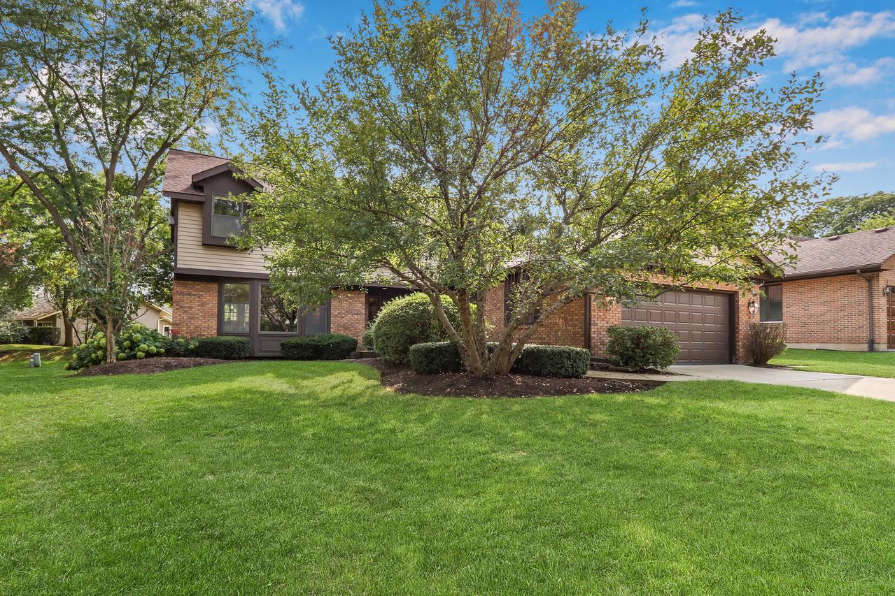 809 Furlong Dr., Libertyville, IL 60048
