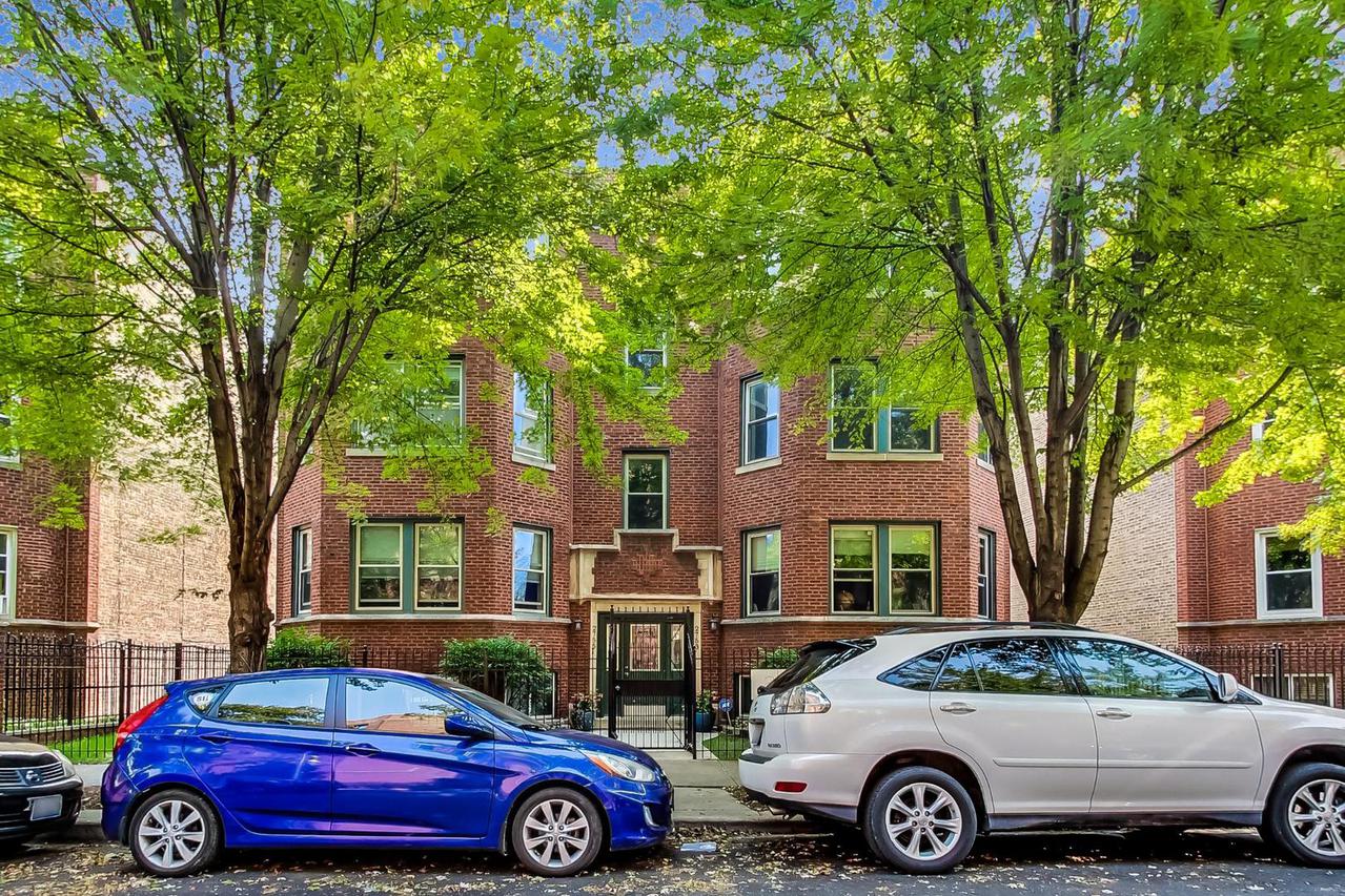 2753 N Spaulding Ave. #2S, Chicago, IL 60647