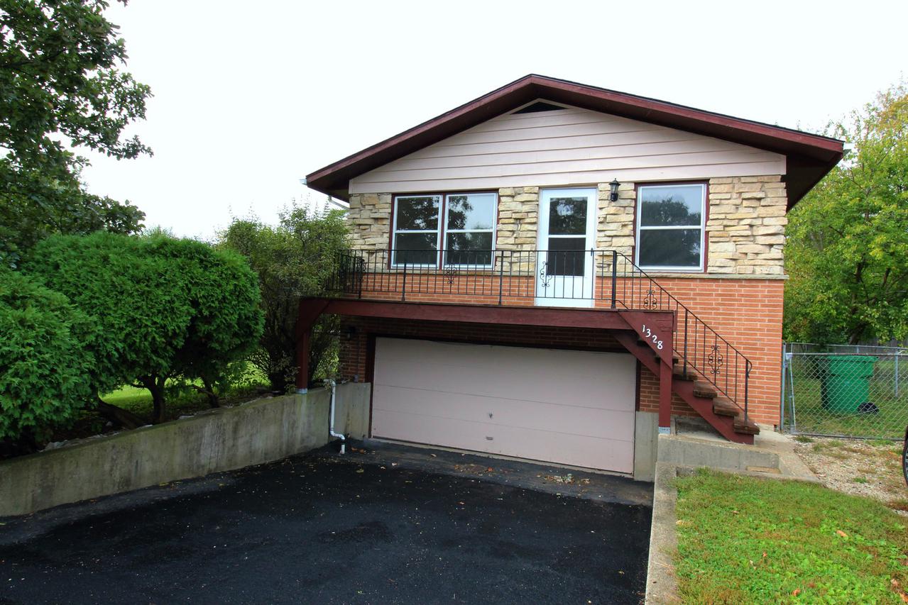 1328 N Cedar Lake Rd., Round Lake Beach, IL 60073